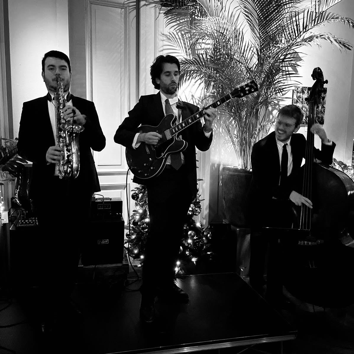 David Romanello speelt saxofoon met Trio Romanello